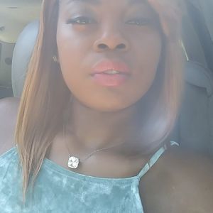 Meet your Posher, Kendra